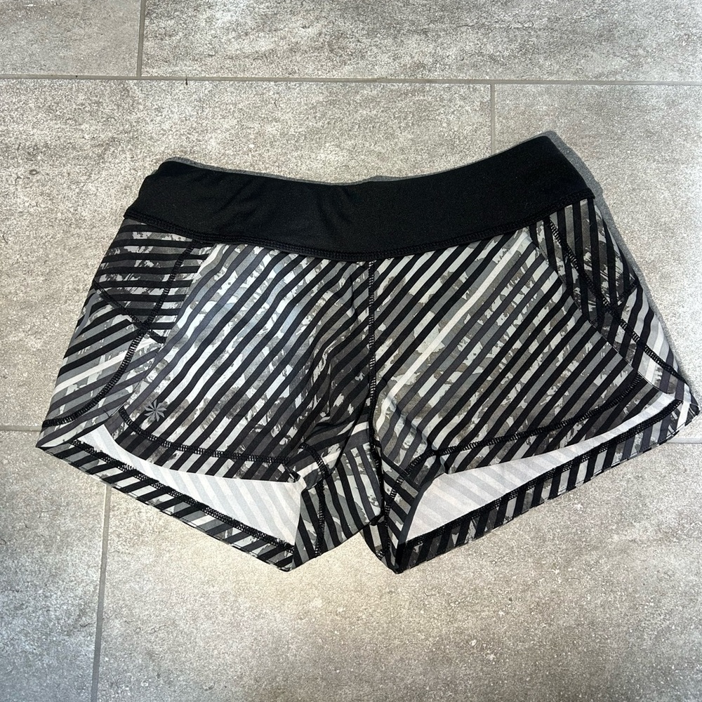 Athleta Print Black Gray Striped Racer Run Shorts w/Liner